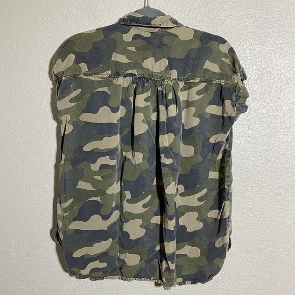 C & C California Womens Shirt Size XS Camo Button Front Short Sleeve - Picture 2 of 7